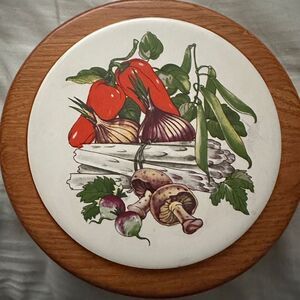 VTG Round Spice of Life Wood and Ceramic Trivet